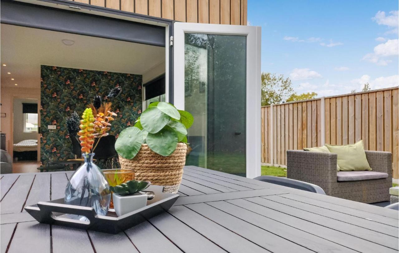 2 Bedroom Awesome Home In Heinkenszand Extérieur photo