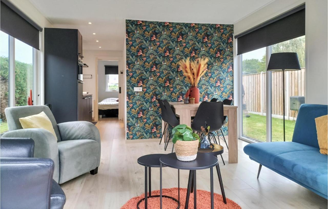 2 Bedroom Awesome Home In Heinkenszand Extérieur photo