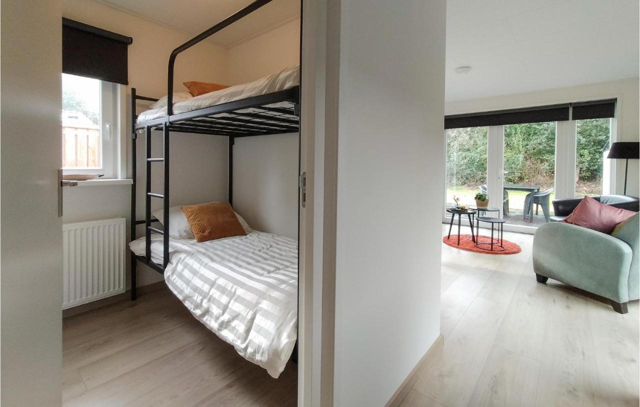 2 Bedroom Awesome Home In Heinkenszand Extérieur photo